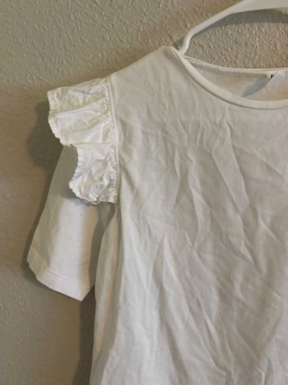 White Short Sleeve Ruffle Tee🧡 - Picture 2 of 3